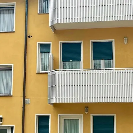 24 Center Parking And Sea Design District Apartament Lignano Sabbiadoro