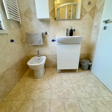 24 Center Parking And Sea Design District *